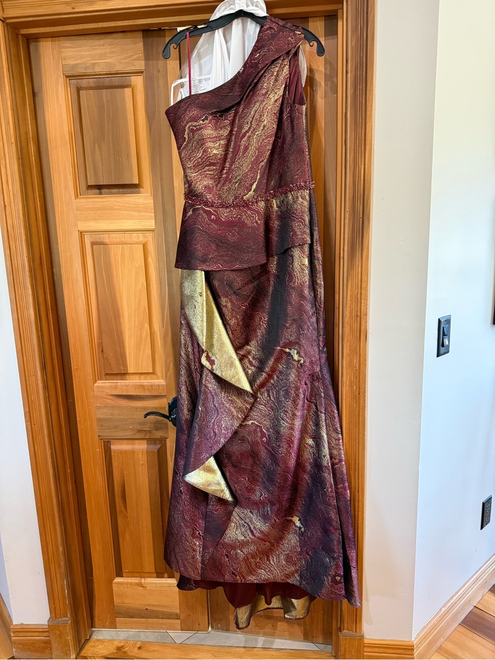 Terani Couture One-Shoulder Burgundy and Metallic Gold Gown - Picture 5 of 14